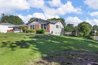 1109 Brittany Pkwy in Manchester, MO - Building Photo - Building Photo