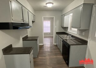 5038 Applewood Dr in Memphis, TN - Building Photo - Building Photo