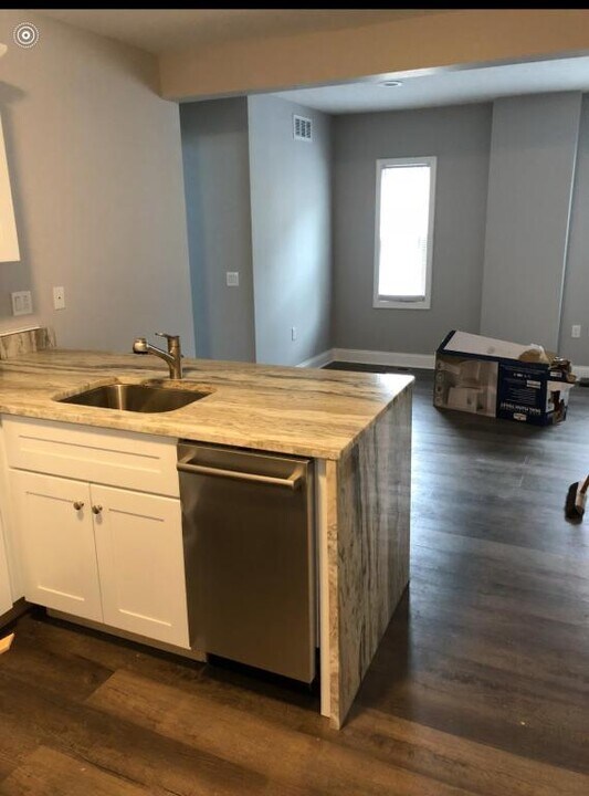 58 Oakland St in Rochester, NY - Building Photo