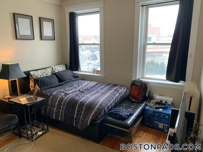 1197 Commonwealth Ave, Unit 17 in Boston, MA - Building Photo - Building Photo