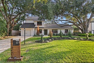 4504 W Lamb Ave in Tampa, FL - Building Photo