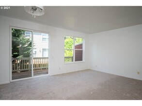 2141 NE Cadbury Ave in Beaverton, OR - Building Photo - Building Photo