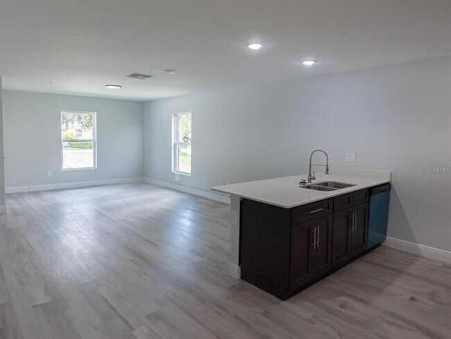 1725 Crystal Grove Dr in Lakeland, FL - Building Photo - Building Photo