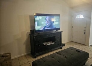 201 E Del Mar Blvd in Laredo, TX - Building Photo - Building Photo