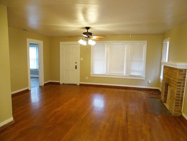 2412 Avenue T in Lubbock, TX - Building Photo - Building Photo