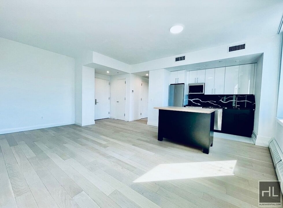 3128 Henry Hudson Parkway East-Unit -307 in Bronx, NY - Building Photo
