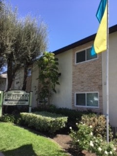 Crestwood Apartments in Whittier, CA - Building Photo