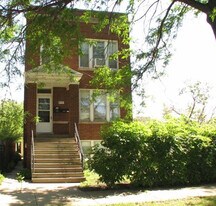 5117 W Gunnison St, Unit B in Chicago, IL - Building Photo