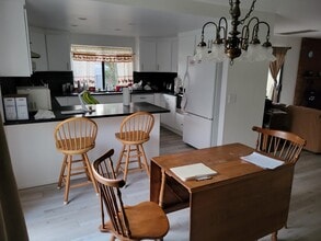 4529 Emerald Ave, Unit Room 1 in La Verne, CA - Foto de edificio - Building Photo