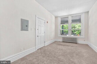 215 N 35th St in Philadelphia, PA - Building Photo - Building Photo