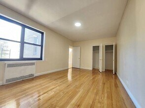 2206 Holland Ave in Bronx, NY - Building Photo - Building Photo