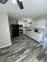 6011 Middleground Dr in Louisville, KY - Building Photo - Building Photo