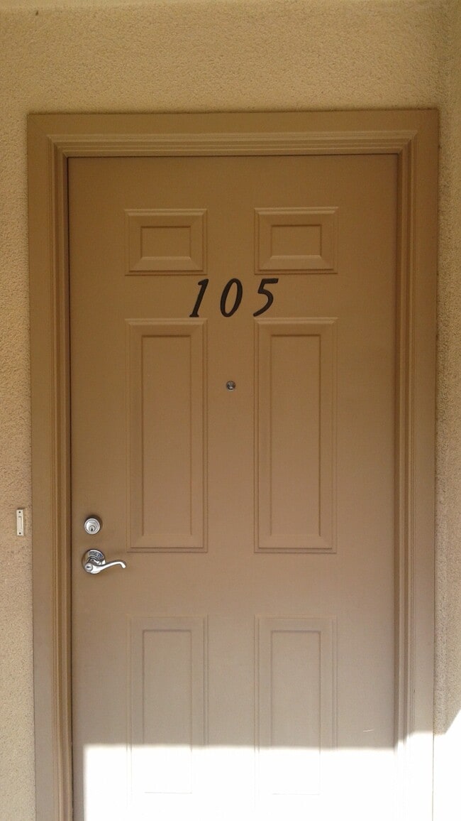 1435 Lomita Blvd, Unit 105 in Harbor City, CA - Foto de edificio - Building Photo