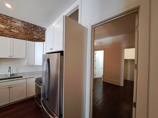 206 Decatur St, Unit 3B in New Orleans, LA - Building Photo - Building Photo