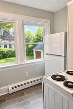 123 Cottage St. in Pawtucket, RI - Foto de edificio - Building Photo