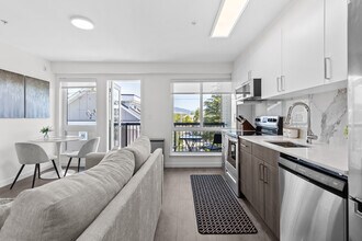 2551 Kingsway in Vancouver, BC - Building Photo - Building Photo