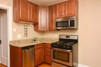 4902 W Ainslie St, Unit J00P in Chicago, IL - Foto de edificio - Building Photo