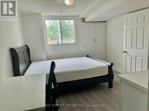 8 Queensgate Ct in Markham, ON - Building Photo - Building Photo