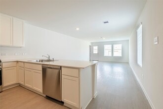 25296 Leather Leaf Ct in Montgomery, TX - Building Photo - Building Photo