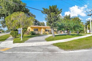 14600 NE 14th Ave, Unit 2 in Miami, FL - Building Photo