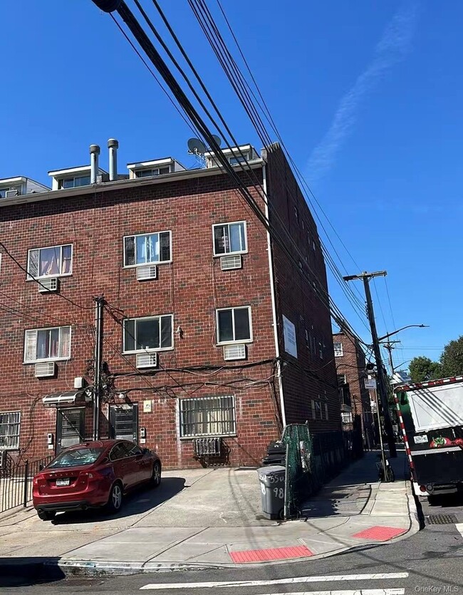 property at 61-55-55-98 98th St