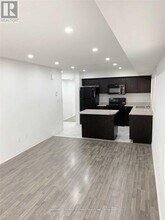 31 Hays Blvd in Oakville, ON - Building Photo - Building Photo