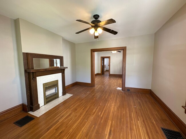 2577 Summit St in Columbus, OH - Foto de edificio - Building Photo