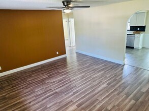 11142 Village Green Ave in Seminole, FL - Building Photo - Building Photo