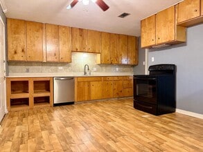 3310 W Louisiana Ave in Midland, TX - Foto de edificio - Building Photo