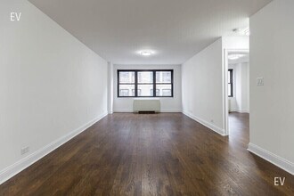 96 5th Ave in New York, NY - Building Photo - Building Photo