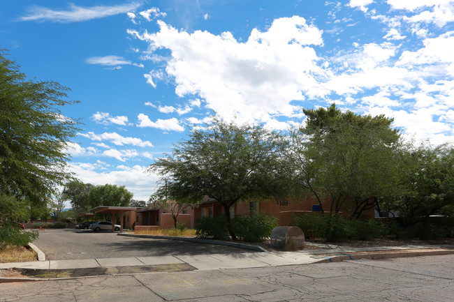 1500 N Catalina Ave in Tucson, AZ - Foto de edificio - Building Photo