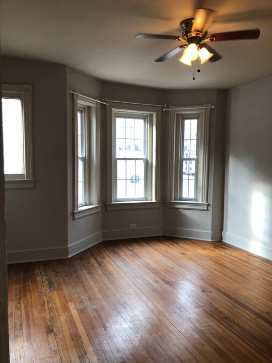 527 2nd St NE, Unit A in Washington, DC - Building Photo