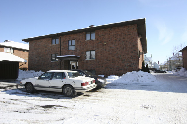 Carlson Apartments in Dekalb, IL - Building Photo - Building Photo