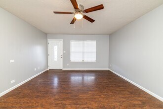 2013 Paris Rd in Knoxville, TN - Building Photo - Building Photo