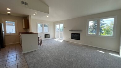 3425 Lakeshore Dr in Anchorage, AK - Building Photo - Building Photo