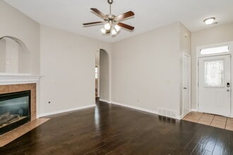 1547 Wynne Grove Rd in Cordova, TN - Foto de edificio - Building Photo