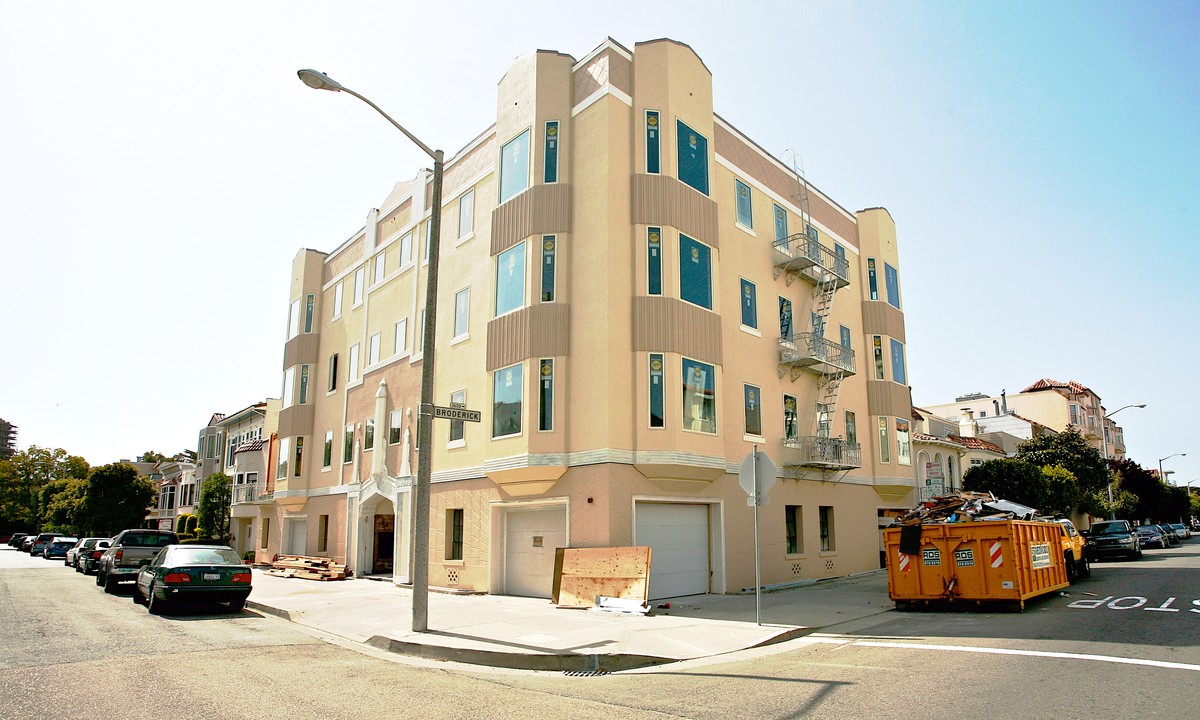 2200 Beach St in San Francisco, CA - Building Photo