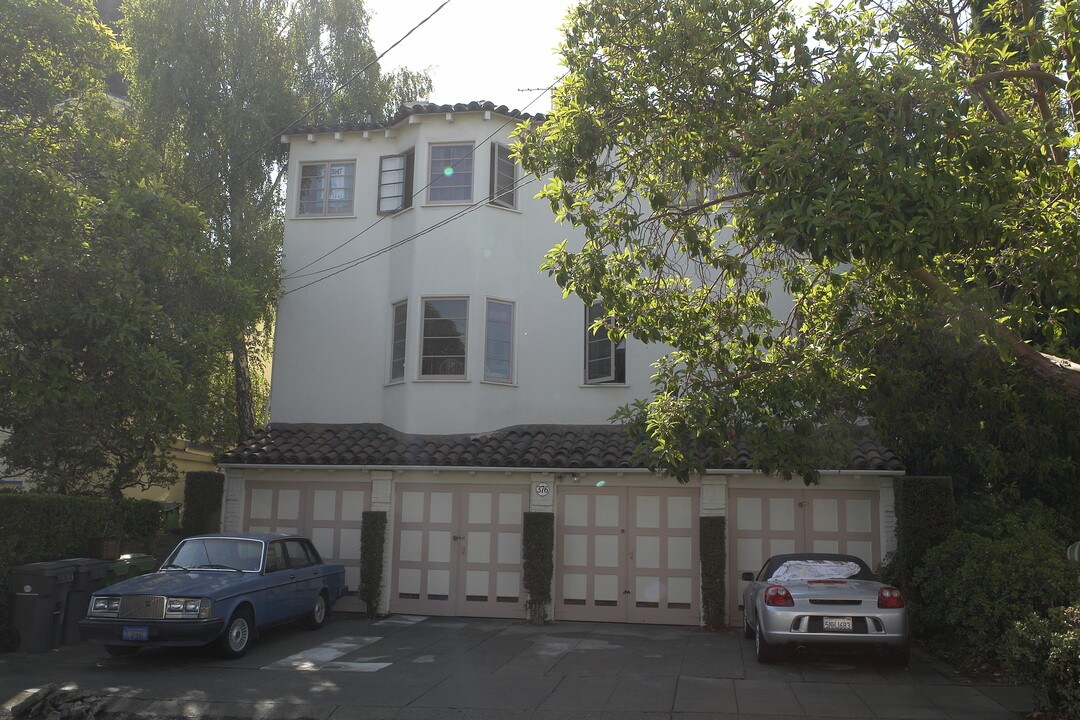 376 Orange St in Oakland, CA - Building Photo