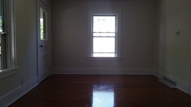 208 E Russell St in Barrington, IL - Building Photo - Building Photo
