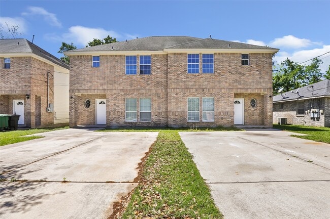 property at 10445 Wicklowe St