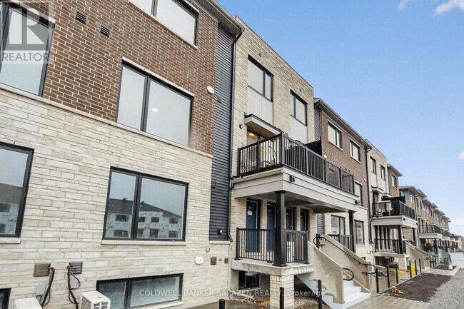 801 Glenroy Gilbert Dr in Ottawa, ON - Building Photo - Building Photo
