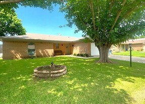 309 Linda Dr in Burleson, TX - Building Photo