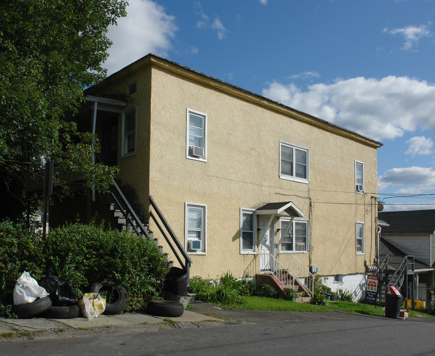 165 Spruce St in Archbald, PA - Building Photo