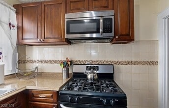 202 Oxford St in Orange, NJ - Building Photo - Building Photo