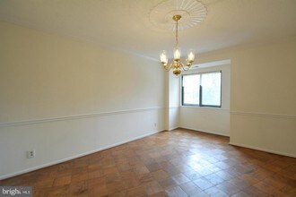 5903 Mt Eagle Dr-Unit -204 in Alexandria, VA - Building Photo - Building Photo