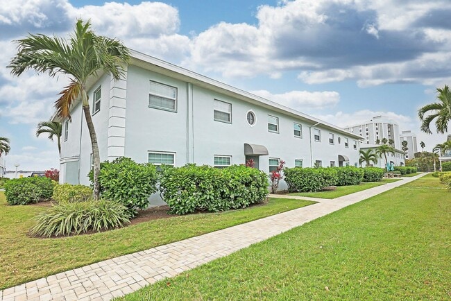 property at 3326 N Key Dr