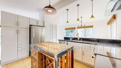 2061 Woodside Dr in Santa Rosa, CA - Building Photo - Building Photo