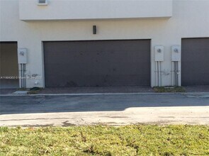 4286 NW 83rd Ave in Doral, FL - Building Photo - Building Photo