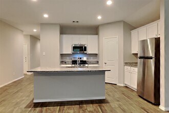 7139 St Kitts Dr in Panorama Village, TX - Building Photo - Building Photo