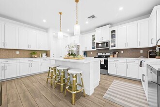 6819 Pointe of Woods Dr in West Palm Beach, FL - Building Photo - Building Photo